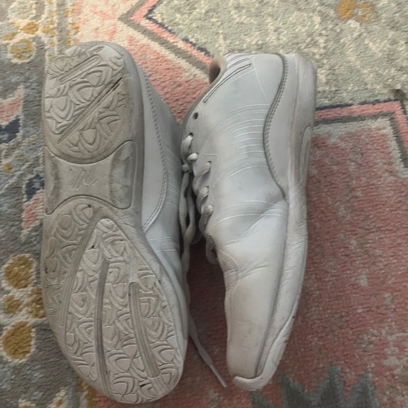 Cheer shoes - Picture 2 of 5